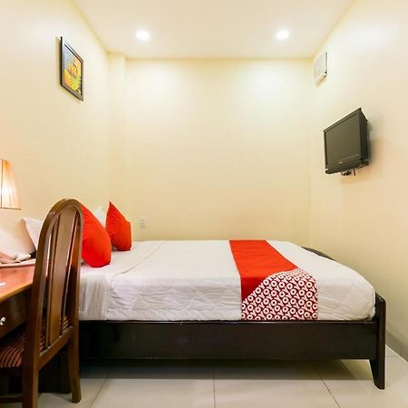 Oyo 422 Nguyen Thanh Hotel Ho Chi Minh-staden Exteriör bild