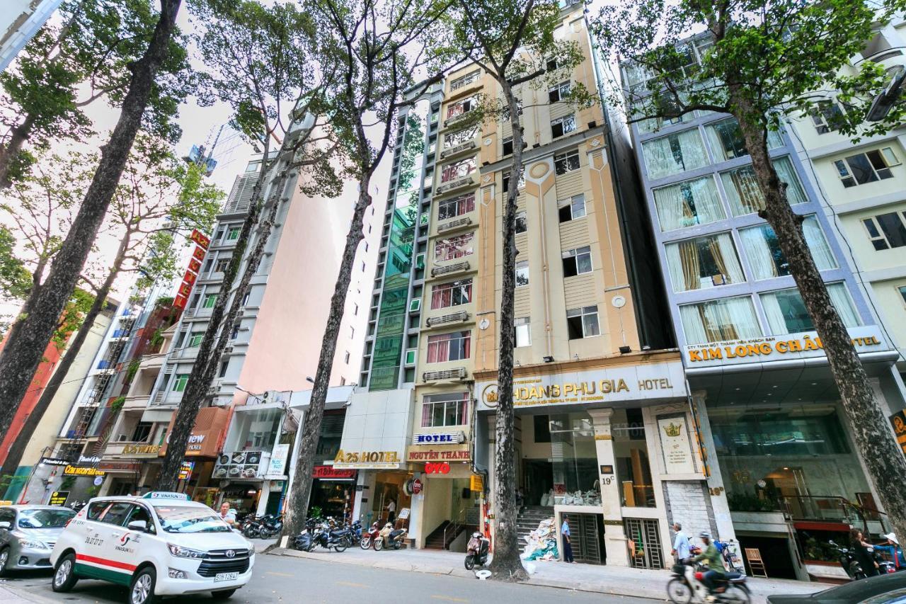 Oyo 422 Nguyen Thanh Hotel Ho Chi Minh-staden Exteriör bild